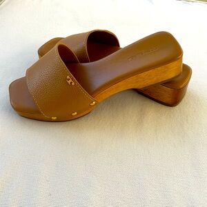 Tory Burch Light Brown and Wood Sandals